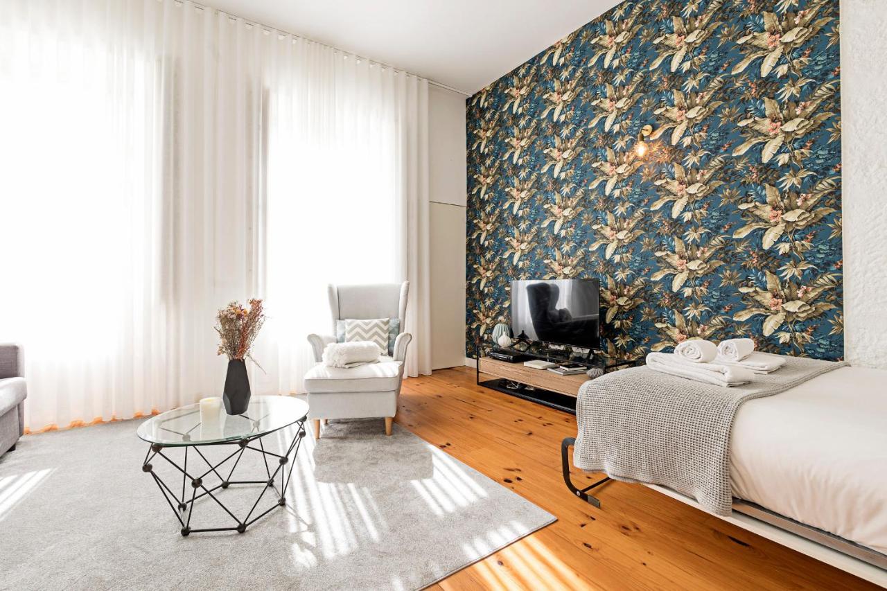 Lovelystay - Cativo Studio Downtown By Metro Station Porto Exterior photo