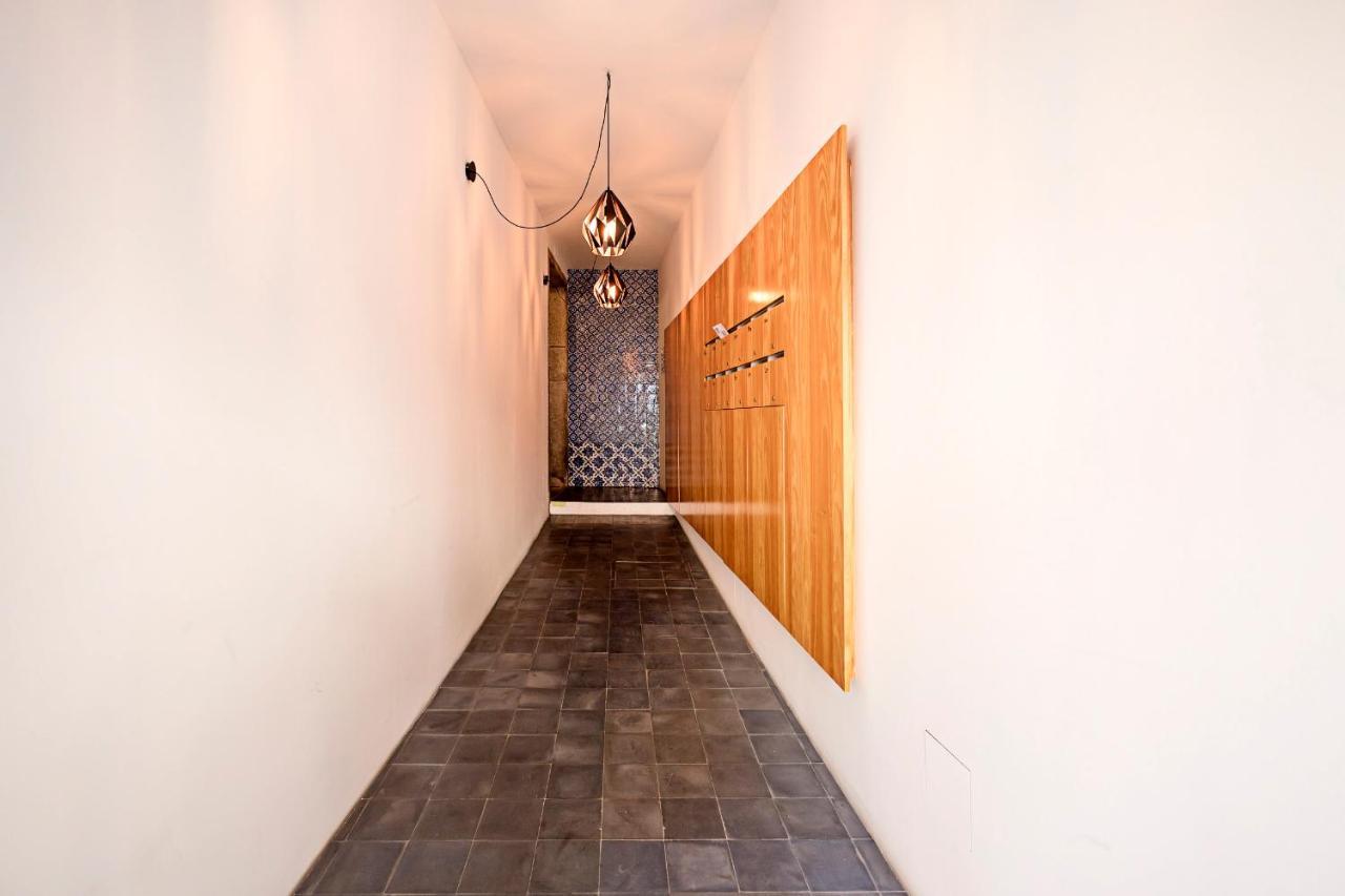 Lovelystay - Cativo Studio Downtown By Metro Station Porto Exterior photo