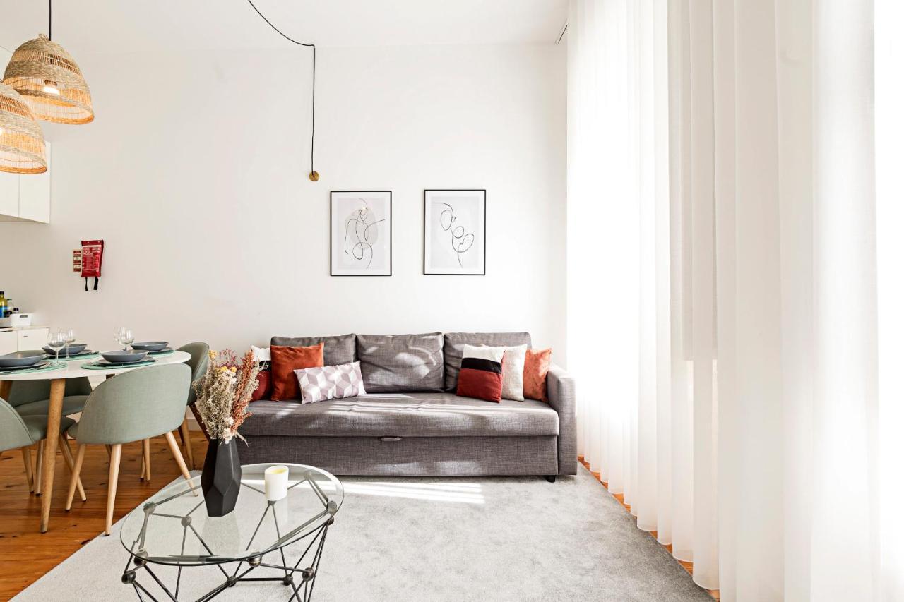 Lovelystay - Cativo Studio Downtown By Metro Station Porto Exterior photo