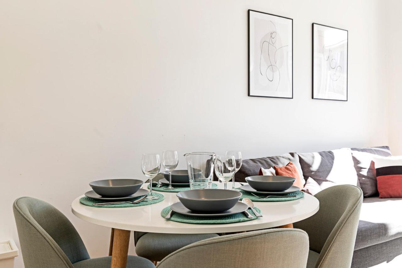 Lovelystay - Cativo Studio Downtown By Metro Station Porto Exterior photo